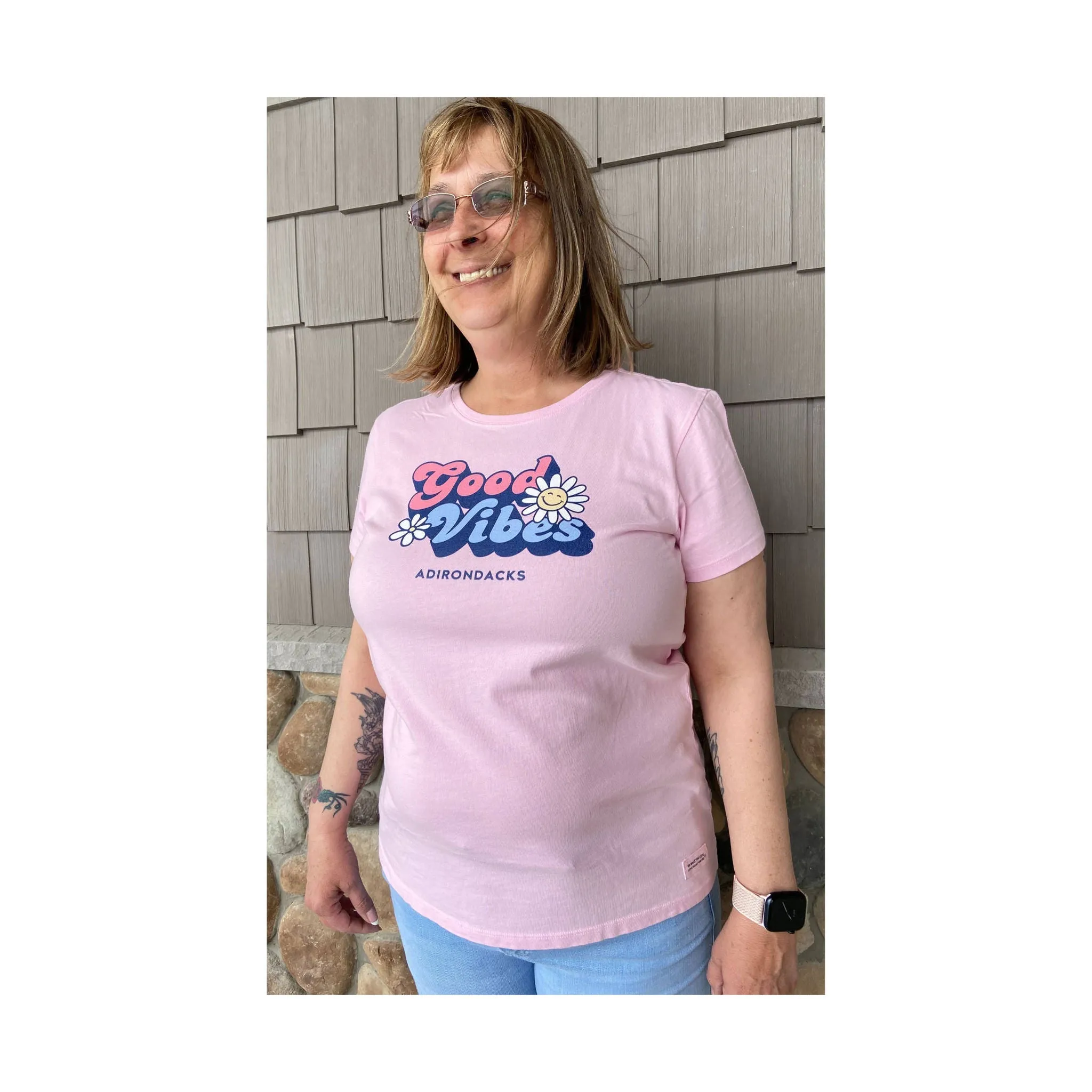 Life Is Good Women's Adirondacks Exclusive Groovy Tee - Seashell Pink