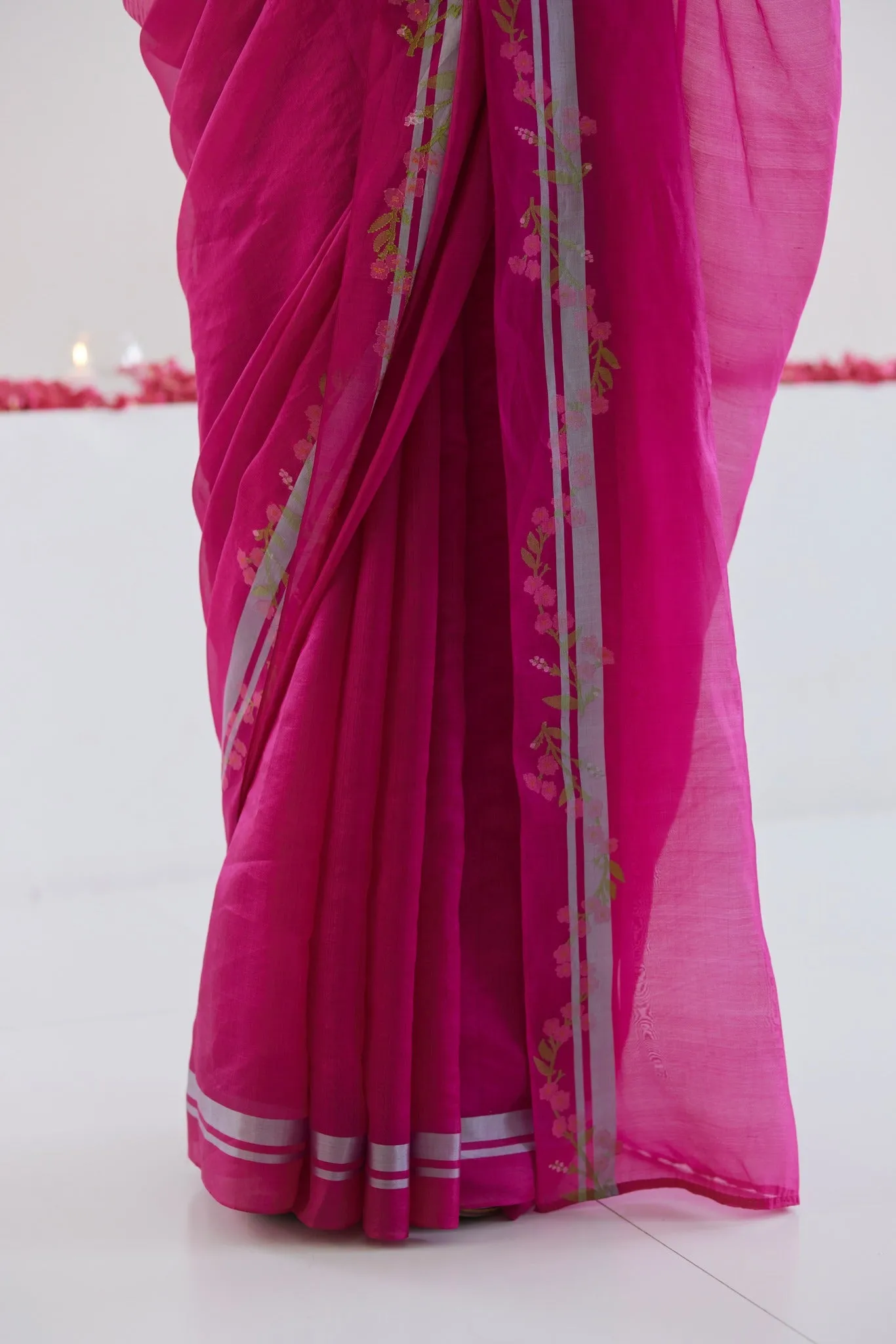 Nostalgic Embrace Jamdani Saree