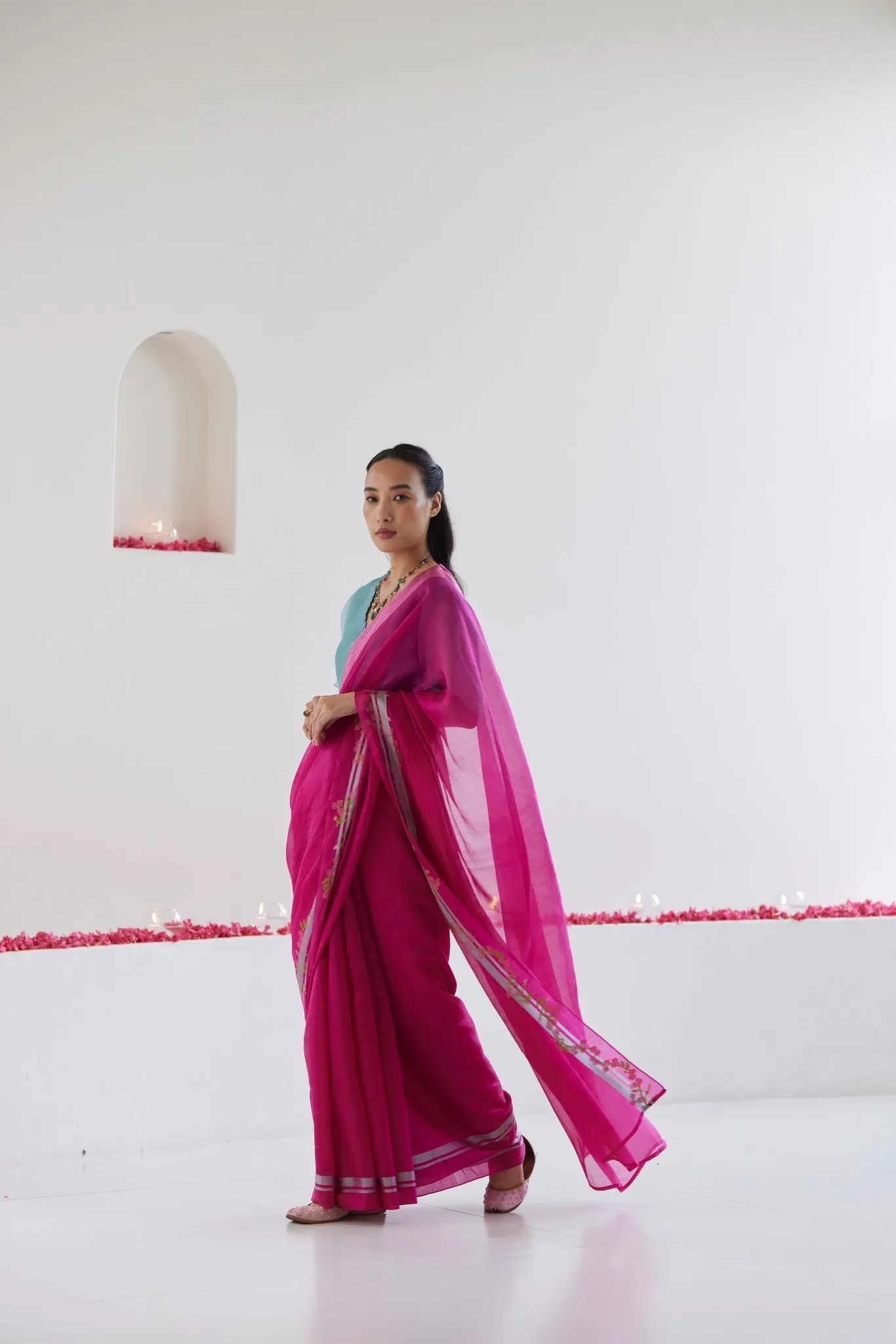 Nostalgic Embrace Jamdani Saree